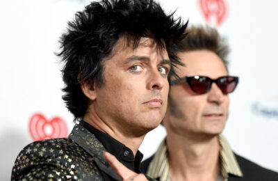 Billie Joe Armstrong de Green Day necesita ayuda para encontrar su auto